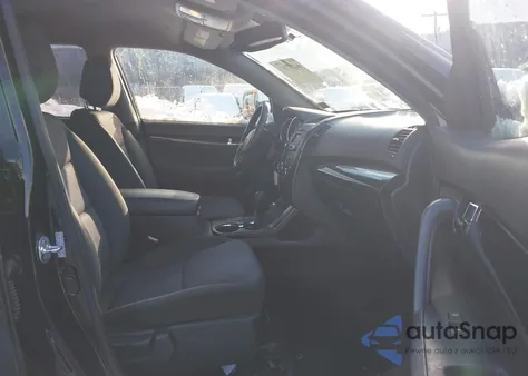 2011 Kia Sorento Lx from USA, damaged, VIN 5XYKTDA16BG091691